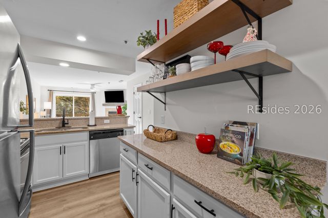 50 Yacht Cove Dr Apt 326, Hilton Head Island, SC 29928