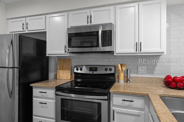 50 Yacht Cove Dr Apt 326, Hilton Head Island, SC 29928