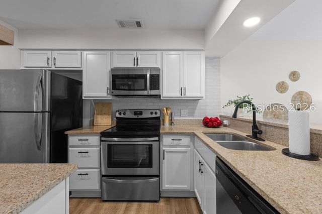 50 Yacht Cove Dr Apt 326, Hilton Head Island, SC 29928