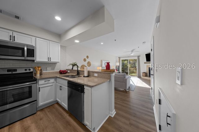 50 Yacht Cove Dr Apt 326, Hilton Head Island, SC 29928