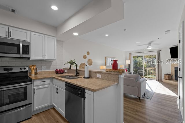 50 Yacht Cove Dr Apt 326, Hilton Head Island, SC 29928