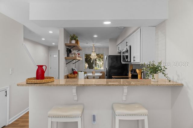 50 Yacht Cove Dr Apt 326, Hilton Head Island, SC 29928