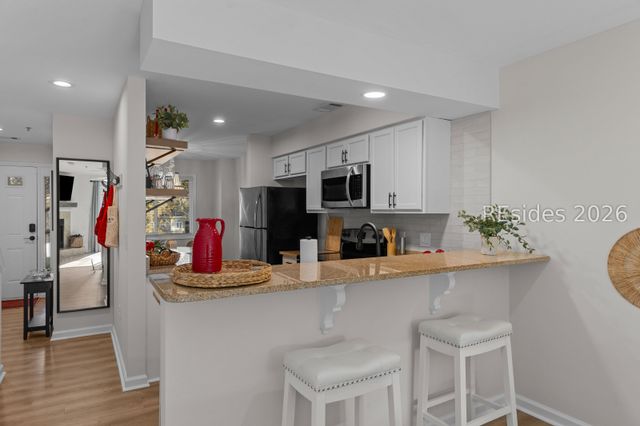 50 Yacht Cove Dr Apt 326, Hilton Head Island, SC 29928