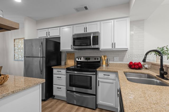 50 Yacht Cove Dr Apt 326, Hilton Head Island, SC 29928