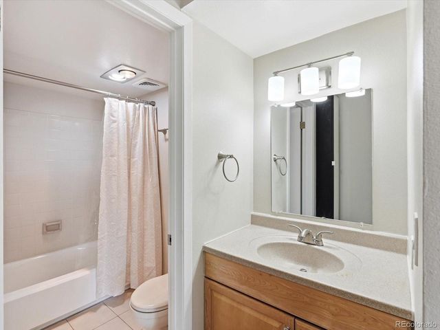 540 S Forest St 8-205, Denver, CO 80246