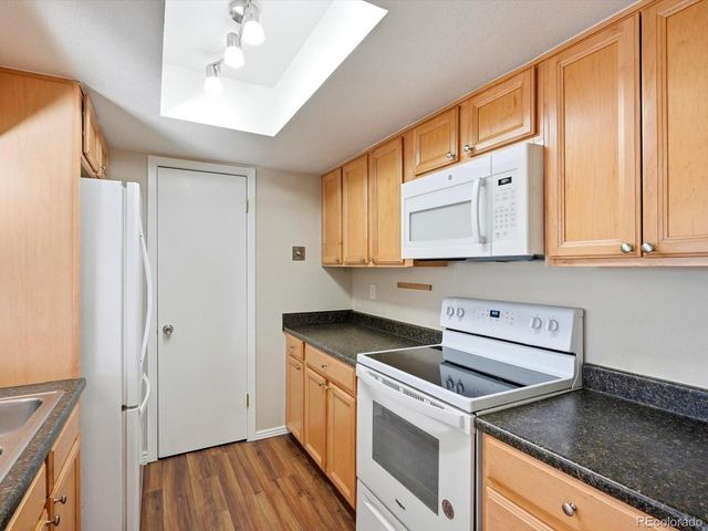 540 S Forest St 8-205, Denver, CO 80246