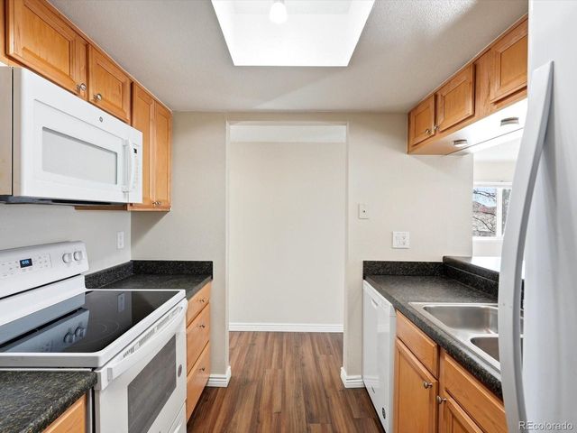 540 S Forest St 8-205, Denver, CO 80246