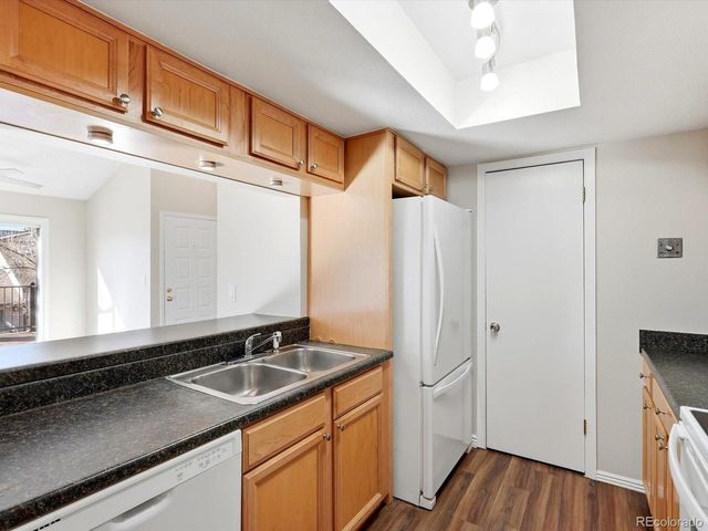 540 S Forest St 8-205, Denver, CO 80246