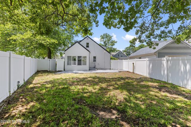 55 11th Street, Hazlet, NJ 07734