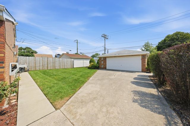10519 S Pulaski Road, Chicago, IL 60655