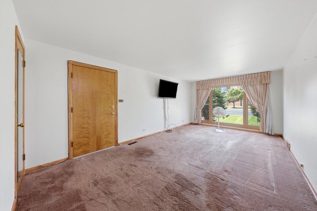 10519 S Pulaski Road, Chicago, IL 60655