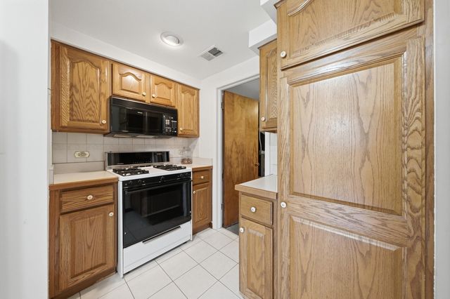 10519 S Pulaski Road, Chicago, IL 60655