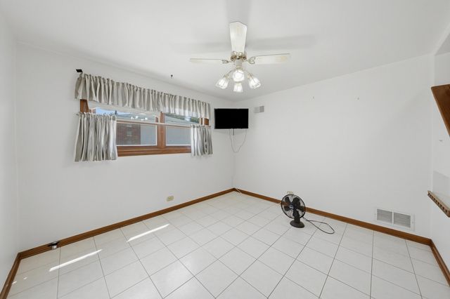 10519 S Pulaski Road, Chicago, IL 60655