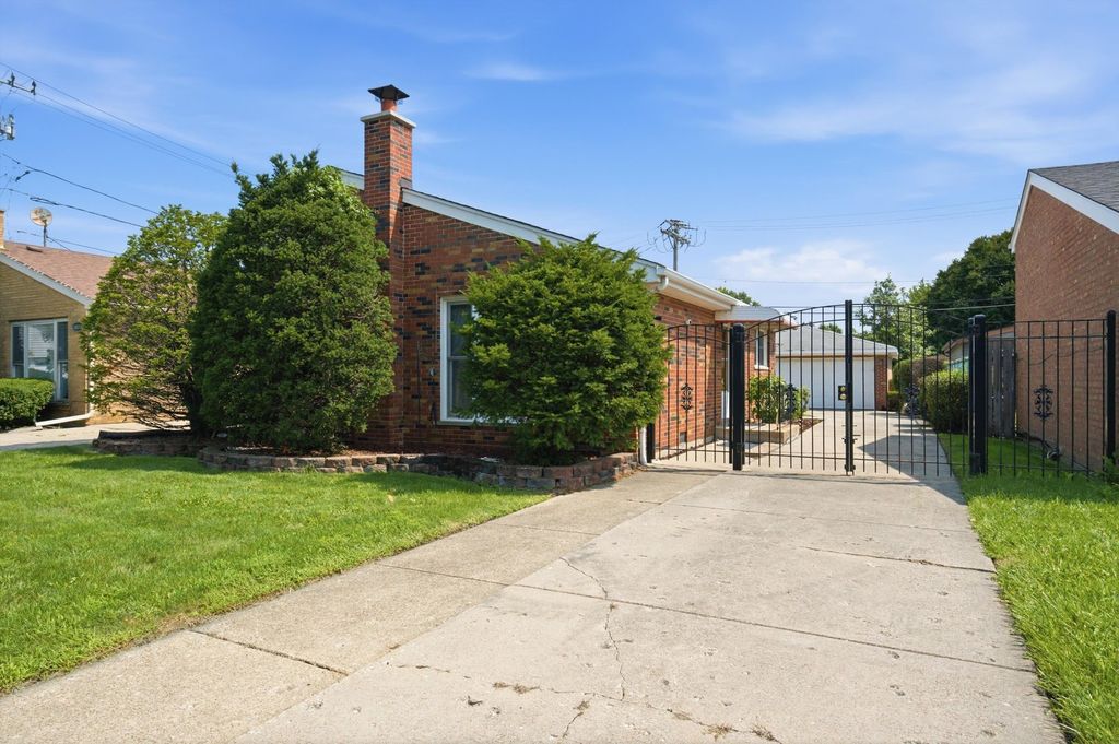 10519 S Pulaski Road, Chicago, IL 60655