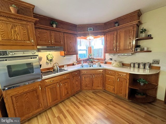 985 FAIRVIEW DR, Hanover, PA 17331