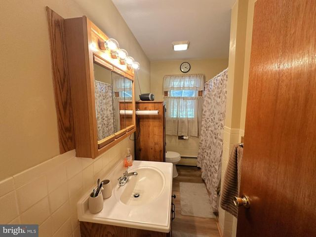 985 FAIRVIEW DR, Hanover, PA 17331
