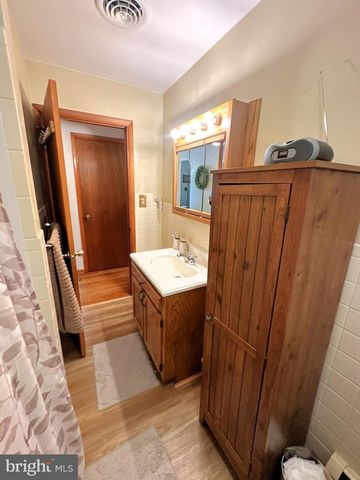 985 FAIRVIEW DR, Hanover, PA 17331