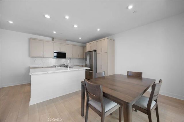 669 S Lyon Street, Santa Ana, CA 92705