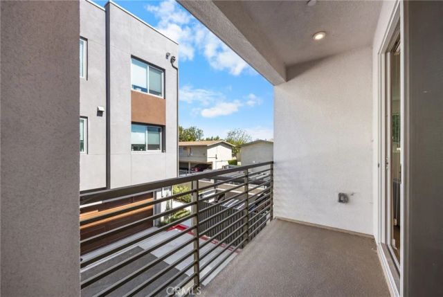 669 S Lyon Street, Santa Ana, CA 92705