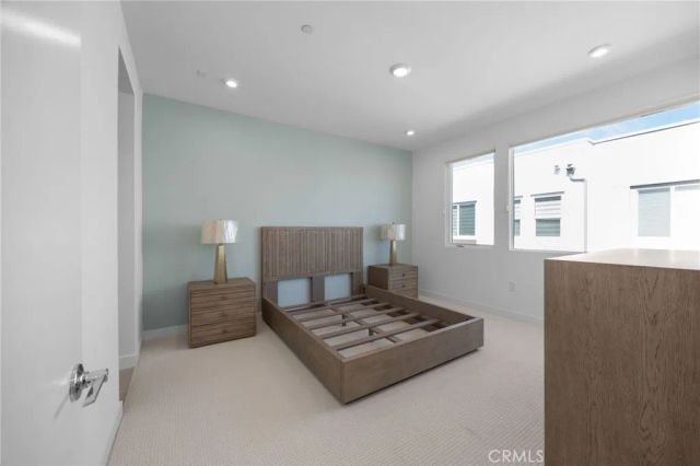 669 S Lyon Street, Santa Ana, CA 92705