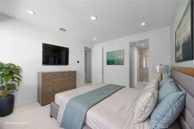 669 S Lyon Street, Santa Ana, CA 92705