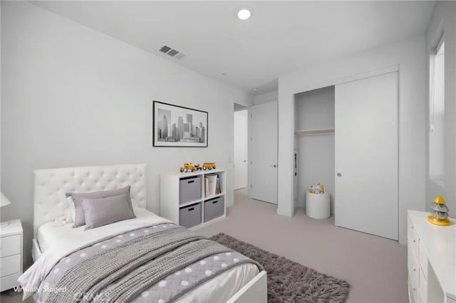 669 S Lyon Street, Santa Ana, CA 92705
