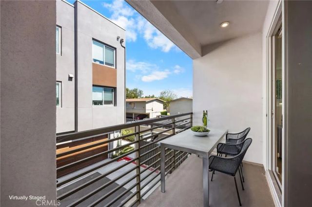 669 S Lyon Street, Santa Ana, CA 92705