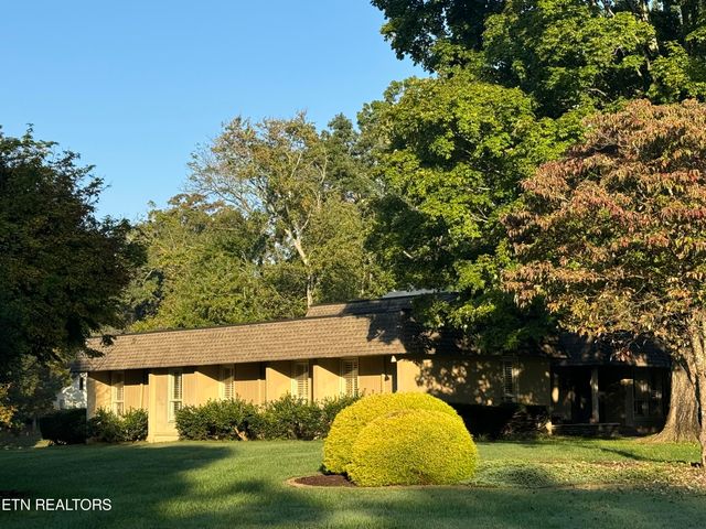 12365 North Fox Den Drive, Farragut, TN 37934