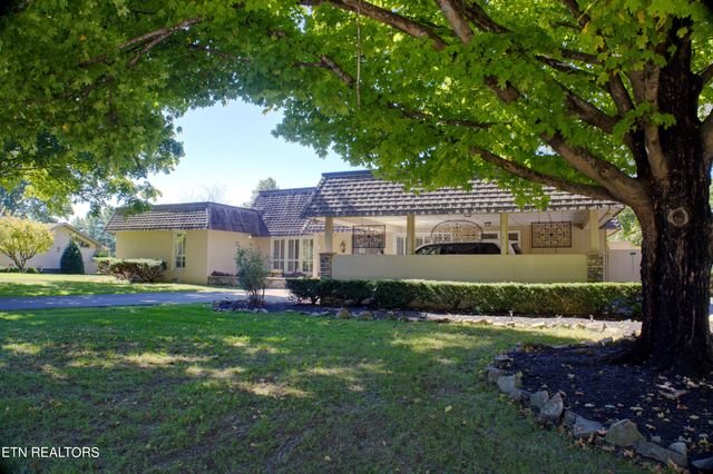 12365 North Fox Den Drive, Farragut, TN 37934