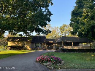 12365 North Fox Den Drive, Farragut, TN 37934