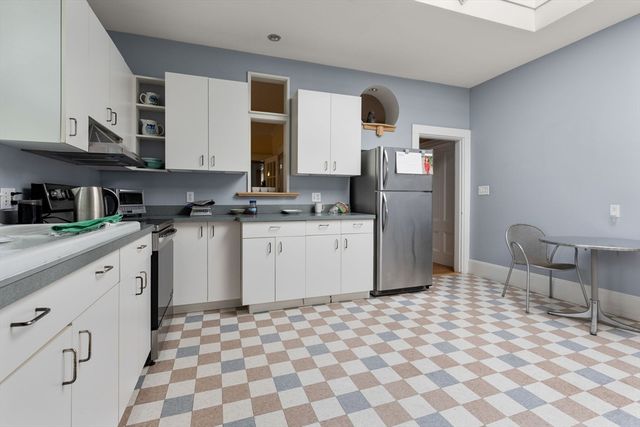 15 Myrtle Street 2, Boston, MA 02130