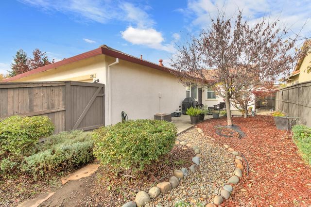 2383 Cotterdale Aly, Sacramento, CA 95835