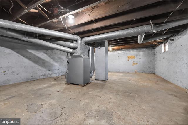 129 W WASHINGTON ST, Paulsboro, NJ 08066