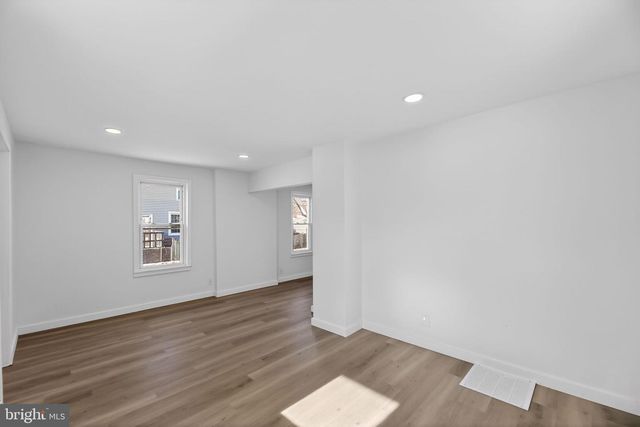 129 W WASHINGTON ST, Paulsboro, NJ 08066