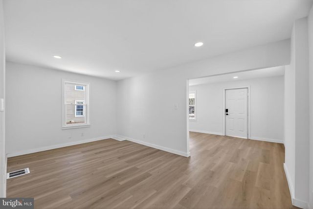 129 W WASHINGTON ST, Paulsboro, NJ 08066