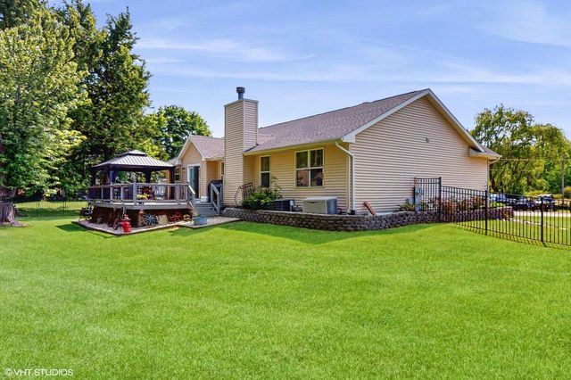 N1464 Manor TERRACE, Lake Geneva, WI 53147