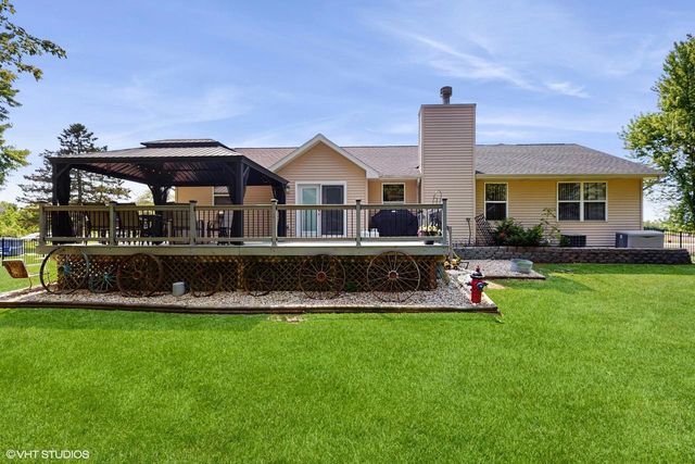 N1464 Manor TERRACE, Lake Geneva, WI 53147
