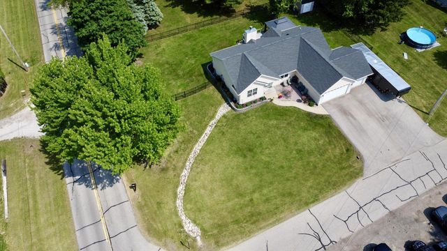 N1464 Manor TERRACE, Lake Geneva, WI 53147