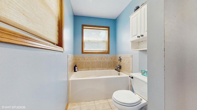 N1464 Manor TERRACE, Lake Geneva, WI 53147