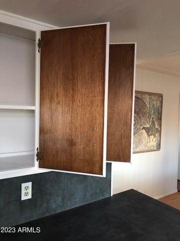 91 W SAHUARO Drive, Queen Valley, AZ 85118