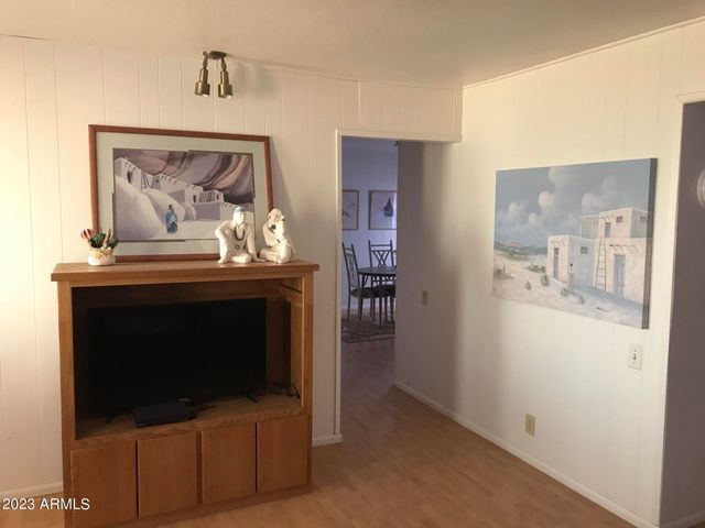 91 W SAHUARO Drive, Queen Valley, AZ 85118