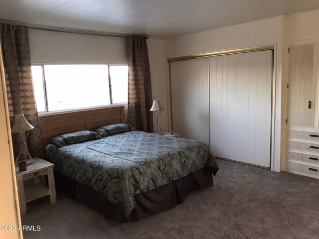 91 W SAHUARO Drive, Queen Valley, AZ 85118