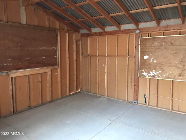 91 W SAHUARO Drive, Queen Valley, AZ 85118