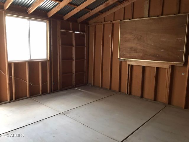 91 W SAHUARO Drive, Queen Valley, AZ 85118