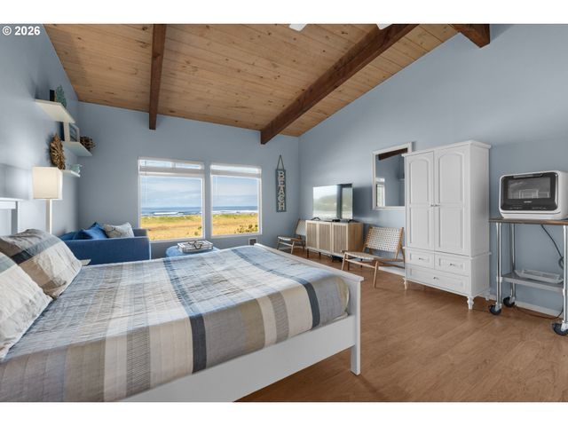 2316 BEACH Dr 157, Seaside, OR 97138