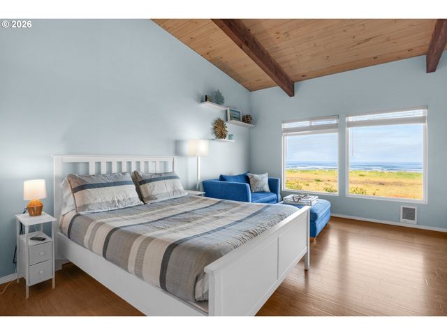 2316 BEACH Dr 157, Seaside, OR 97138