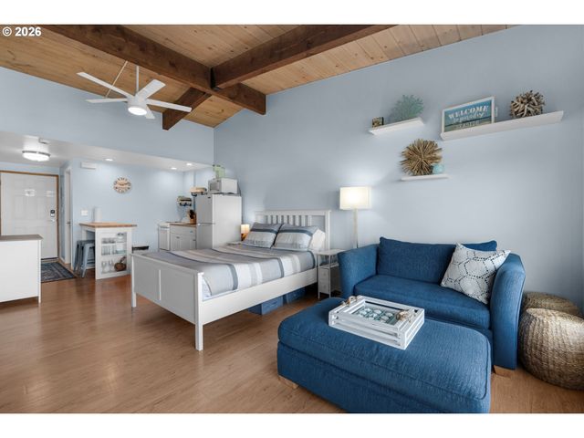 2316 BEACH Dr 157, Seaside, OR 97138