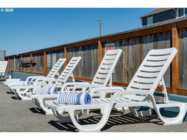 2316 BEACH Dr 157, Seaside, OR 97138