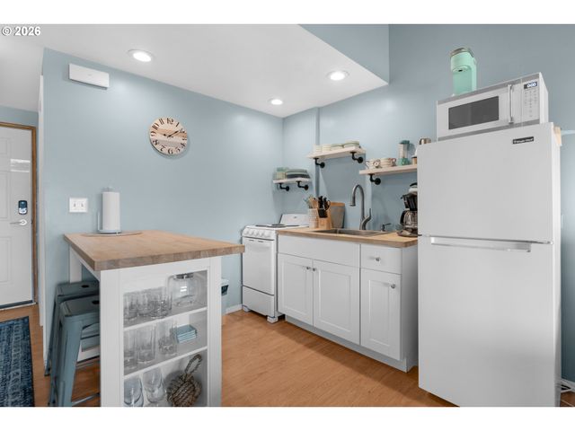 2316 BEACH Dr 157, Seaside, OR 97138