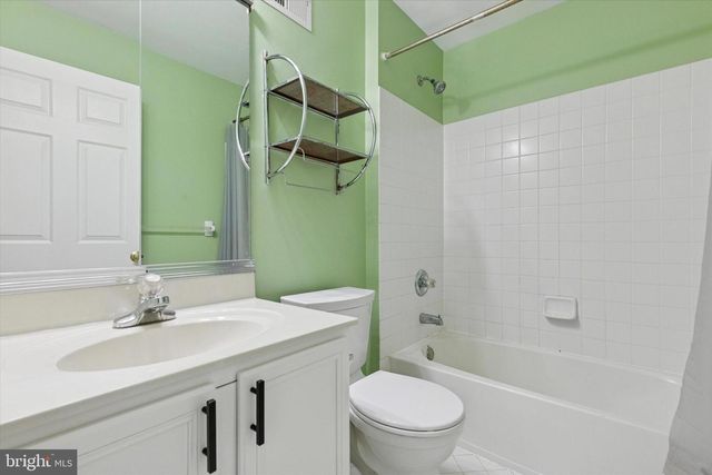 172 FRINGETREE DR, West Chester, PA 19380